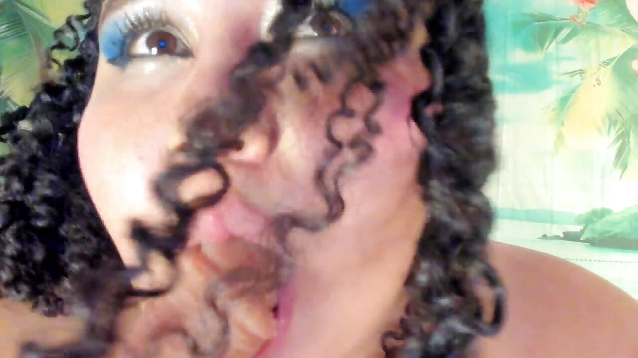 Insatiable chubby: Deep throat with a lot of saliva and whipping.