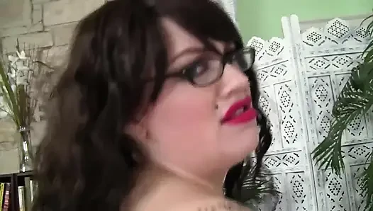 A fat nasty bitch takes a good cock!
