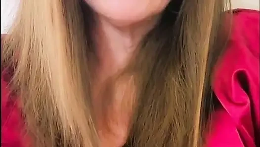 Yaklaş, bebeğim sadece dinle