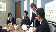 Sexo a três japonês no escritório