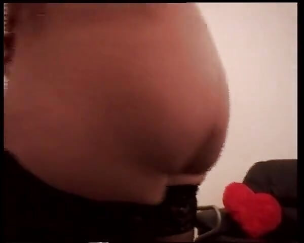 This Is German Lady Who Likes to Use Big Toys and Knows How to Cum