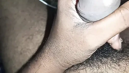 Hintli karım anal ve göğüslerini sikiyor