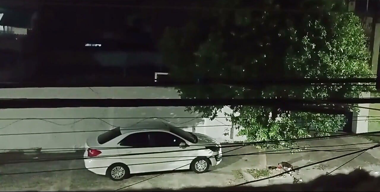 Fucks with Lover in the Car in Front of the House and Comes Back Full of Cum Smiling