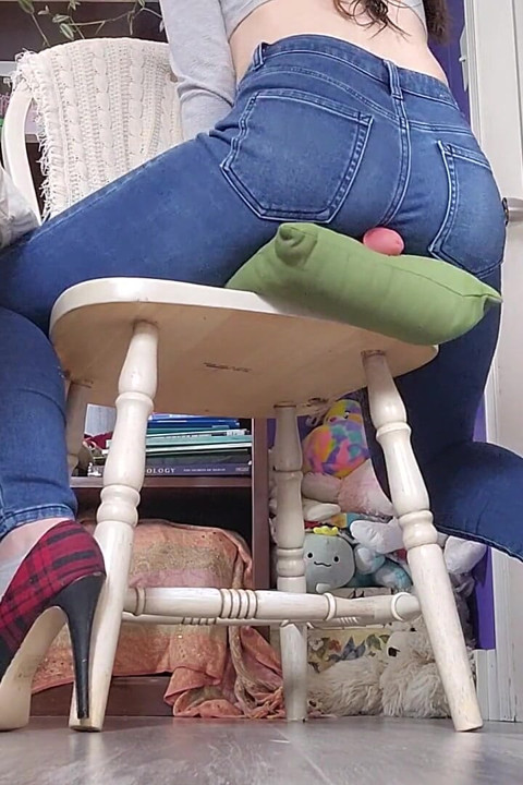 Hump in Heels and Jeans