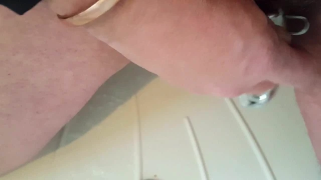 Cum covered chocolate cookie, task for Master roundpound