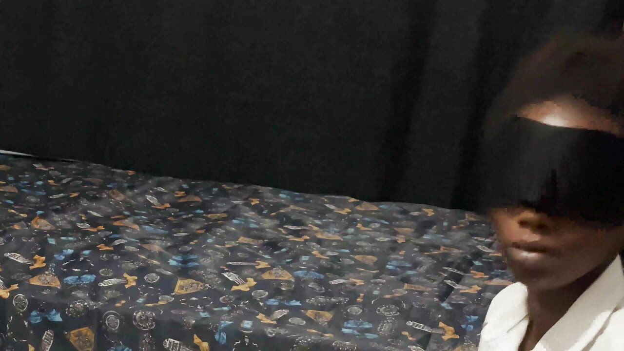 Tinejdžerka mala ljubavnica sisa i jaše nakon fakulteta