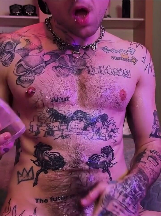 Tattooed Ftm Xxxskips Covers Himself in Oil, Rubs His Bare Feet, Plays with His Trans Pussy Until He Cums