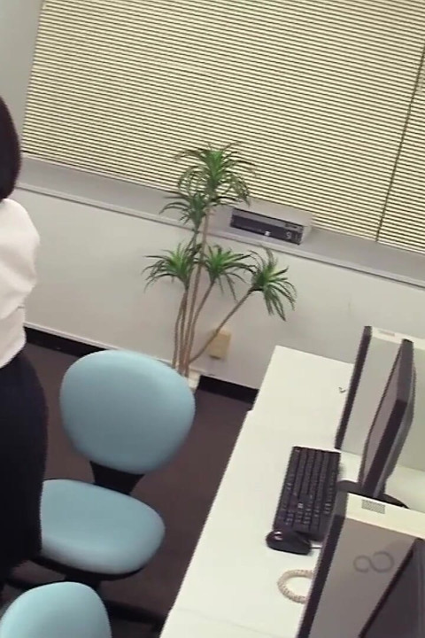 Mature Women Get Fucked by Drowning in Young Men's Dicks 3