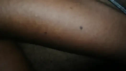 Гигантский хуй свекора свисает под его саром для падчерицы