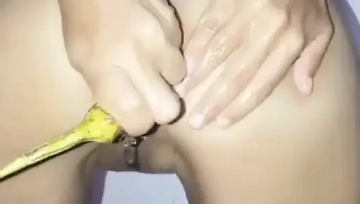 Sri Lankan Wife Use Brinjal and Pussy Make Qufeeng