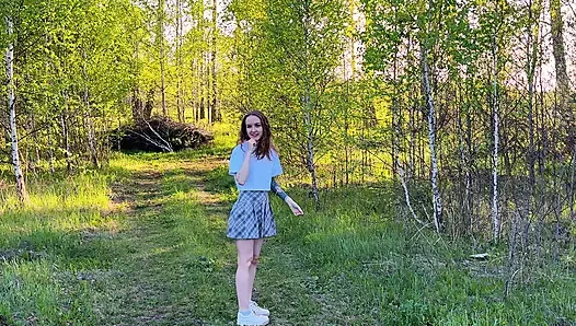 POV твой член во роту милашки, помоги ей выйти из леса