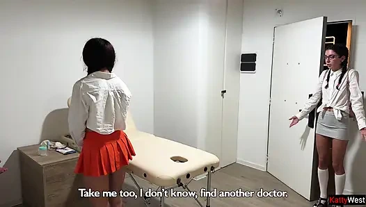 Siswa katty west dan kate rich kehilangan kewaspadaan selama pemeriksaan ginekologis rutin
