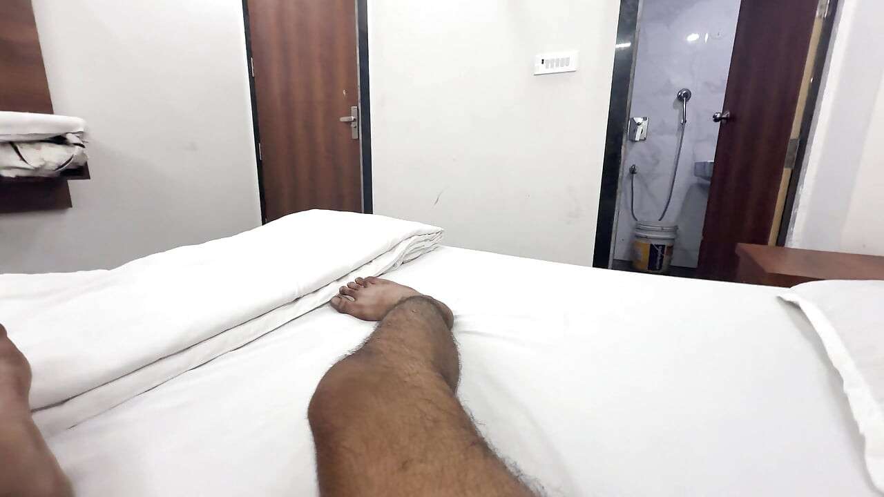 Malkin Ke Bahar Jaate He Nokrani Ne Extra Money Ke Liye Hardcore Sex Kiya