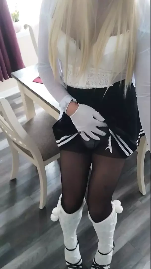 kjol och svarta tights