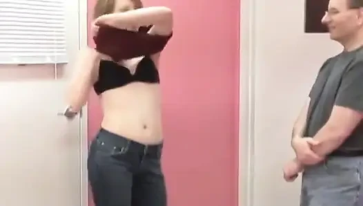Veronica snow lagi asik nyepong kontol pria yang lagi beruntung