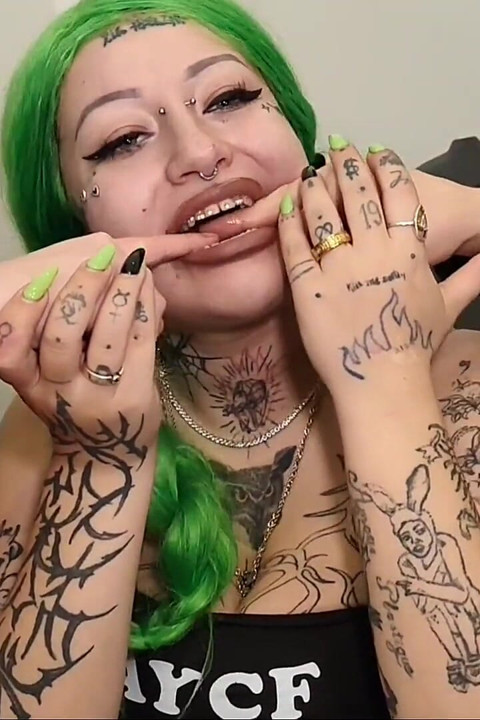 Biting Finger Therapy with Sensual Result