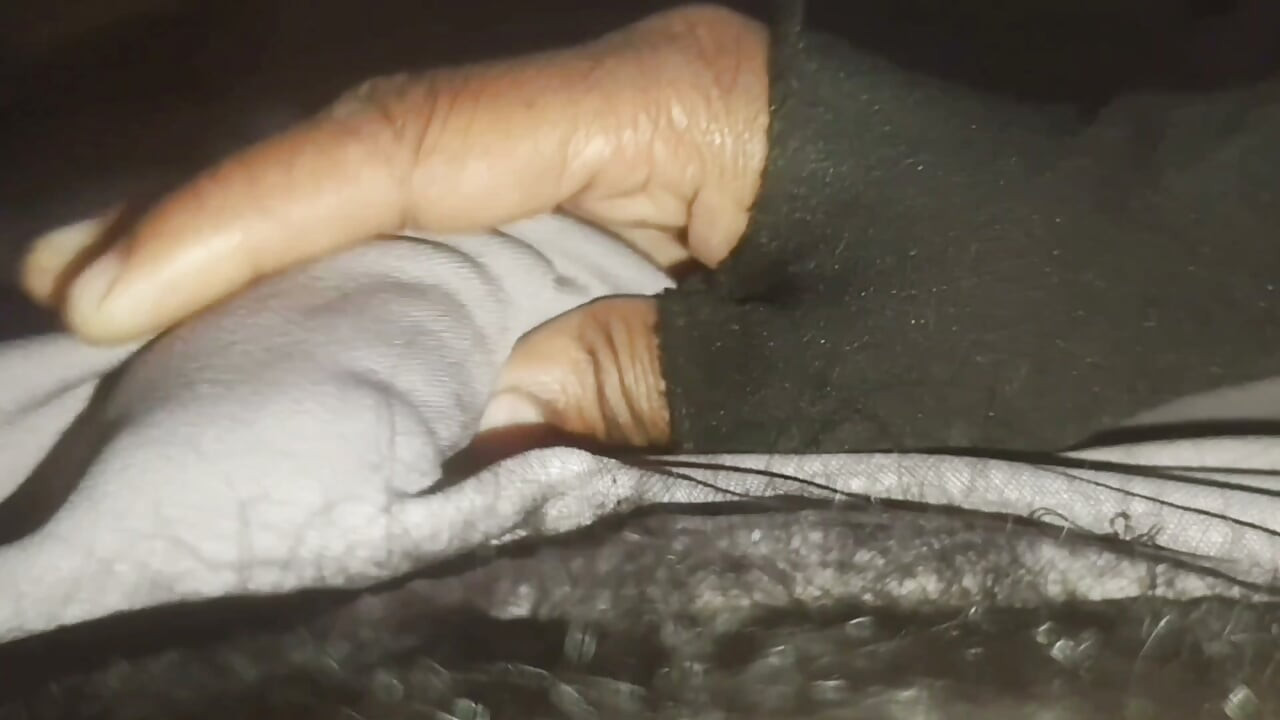 Video indiano bollente: fare sesso di nascosto di notte