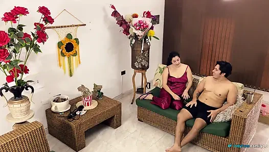 Play with me, play with my pussy and break my ass please!