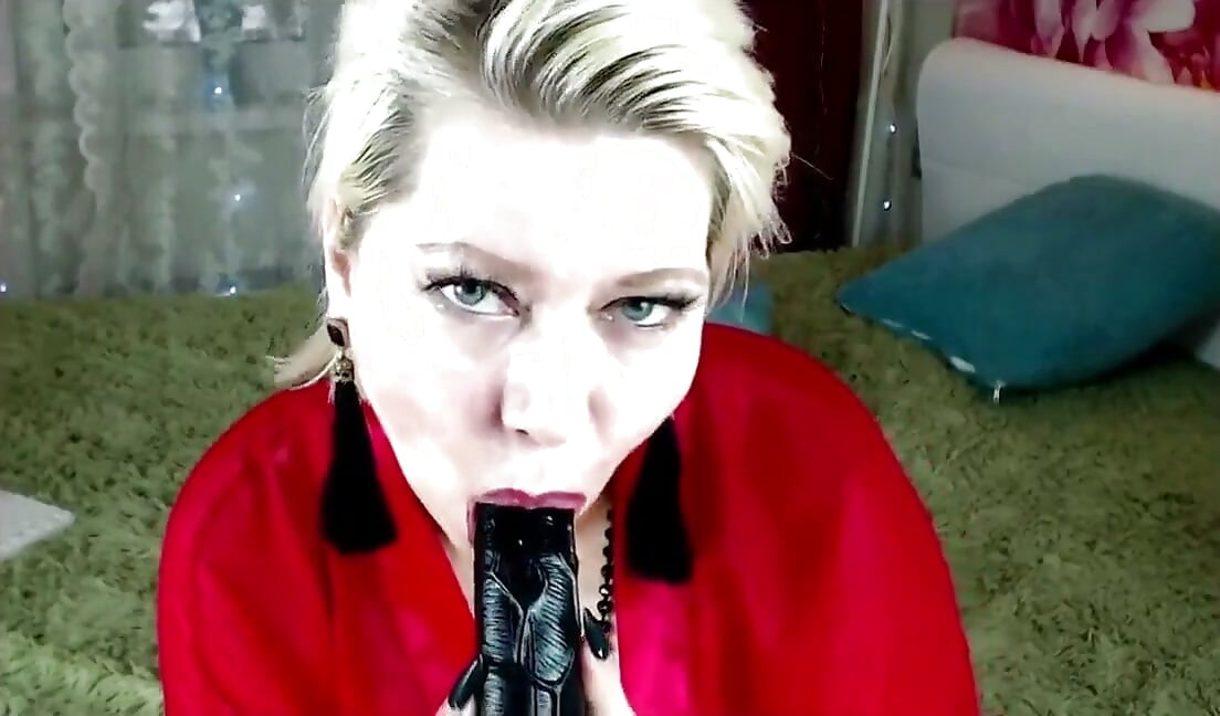 In a Virtual Bed with a Dirty Depraved Mature Stepmom Aimee Hot MILF Aka Aimeeparadise