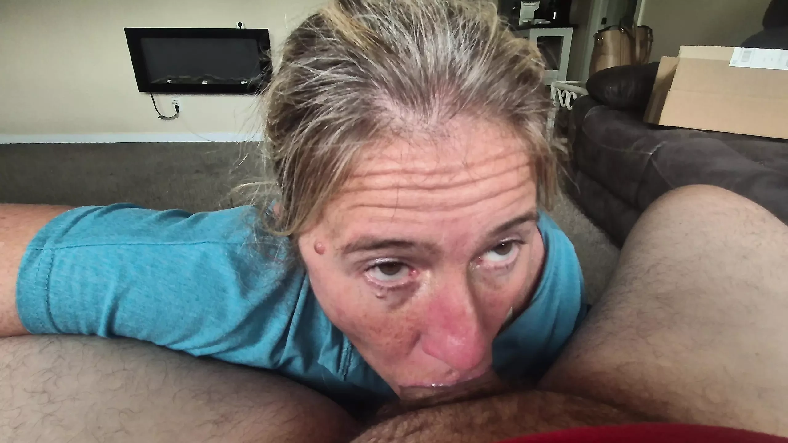 TELL YOUR GIRL TO TAKE NOTES HOT MILF BLOWJOB
