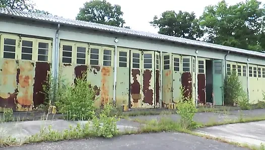 Огромный мускулистый член обожает в киске