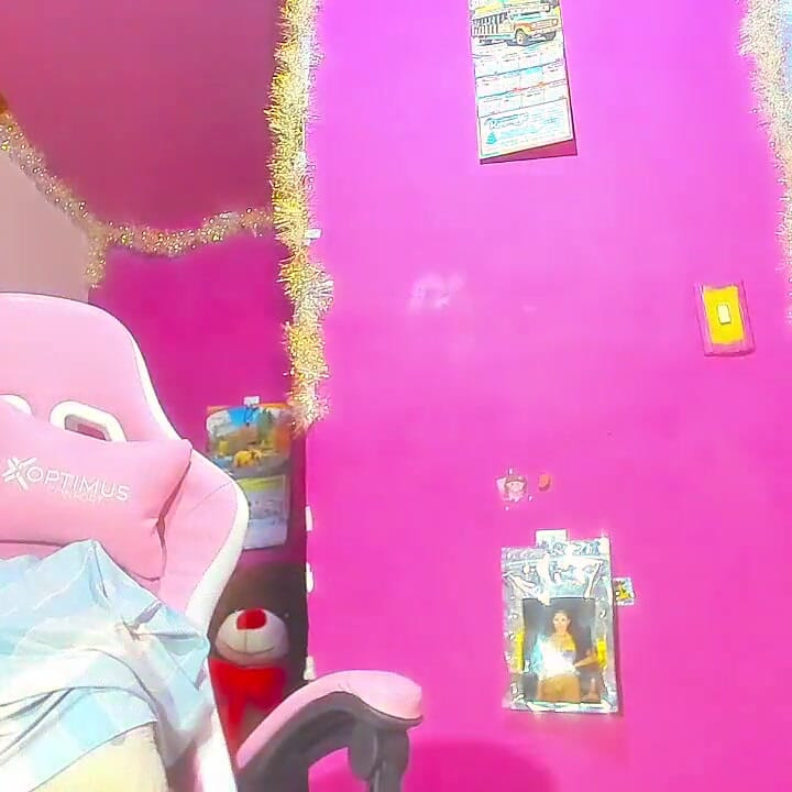 Delicius Purpure Baby Girl Fisting Deep Nd Squirt Alot Dadd