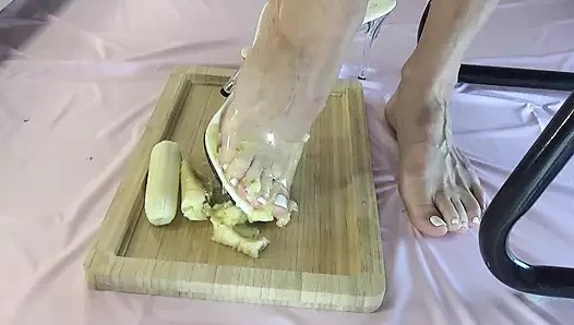 I Crush Bananas with My Beautiful Legs in High Heels