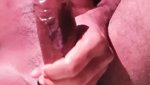 Sikimi yağlıyorum ve azdırıyor