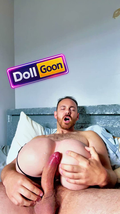 Sexy Daddy Hunk has a BIG DICK and knows how to use it!