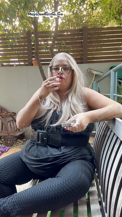 Good Morning Goddess Morning Smoke Break Sexy Leggings in Thick Thunder Thighs & Michael Kors Patent Pumps