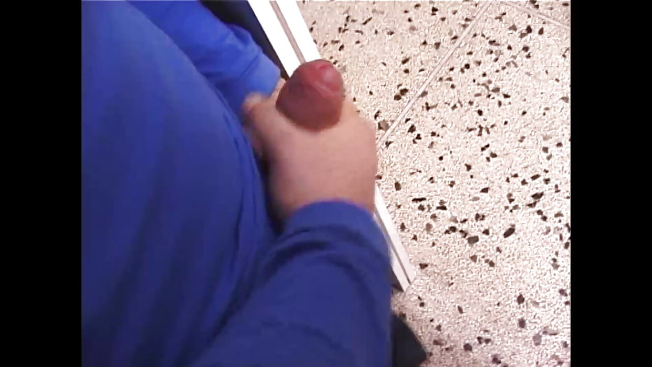 زوجة خائنة تعشق زبا كبيرا