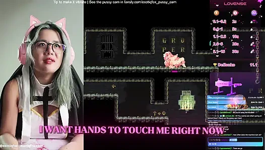 Cewek ini muncrat ganas dan aku muncrat bareng cowok ini sampai celana dalamnya hancur