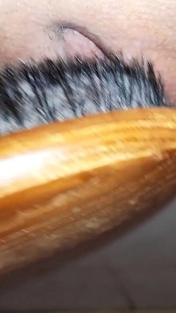 Stunning moment from "Punci csipeszelve hajkefe beillesztessel"