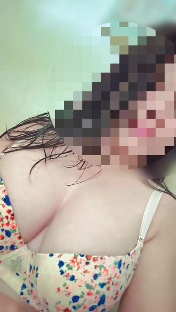 My gf's big boobs 36"