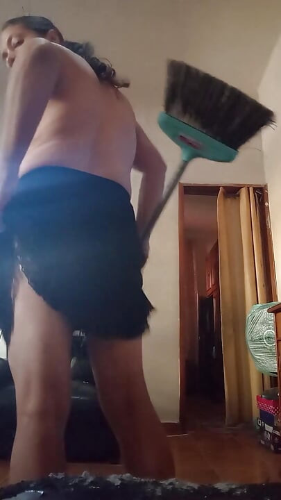 ほうきで射精
