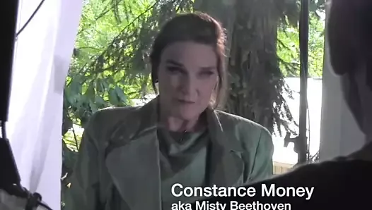 Comment Constance Money est entré dans l&#39;entreprise - mkx