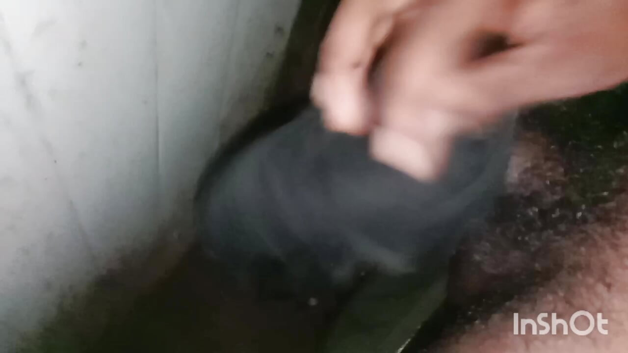 Black bra bua ki masterpition black bra bua ka bra chori karke Maine usmein bathroom ke andar hath mein sthul