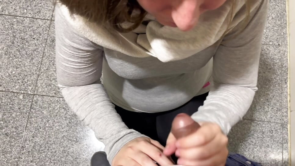 Blonde fucked and they break her ass without a condom