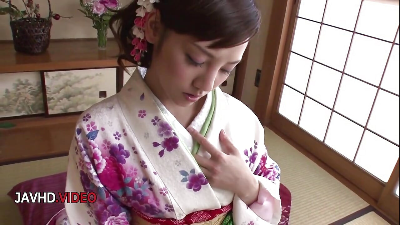 कामुक जापानी शौकिया पोर्न शो शानदार री मिजुना कल्पनाओं की विशेषता है