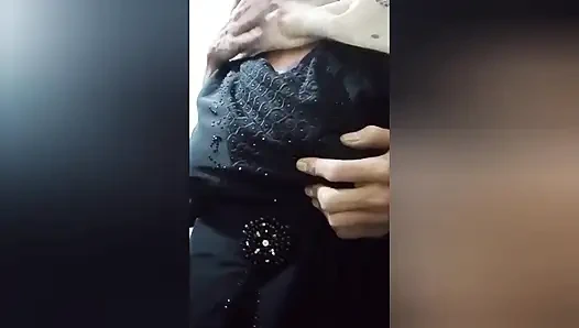 Desi ehefrau des nachbarn hinterhältig fickt auf der treppe