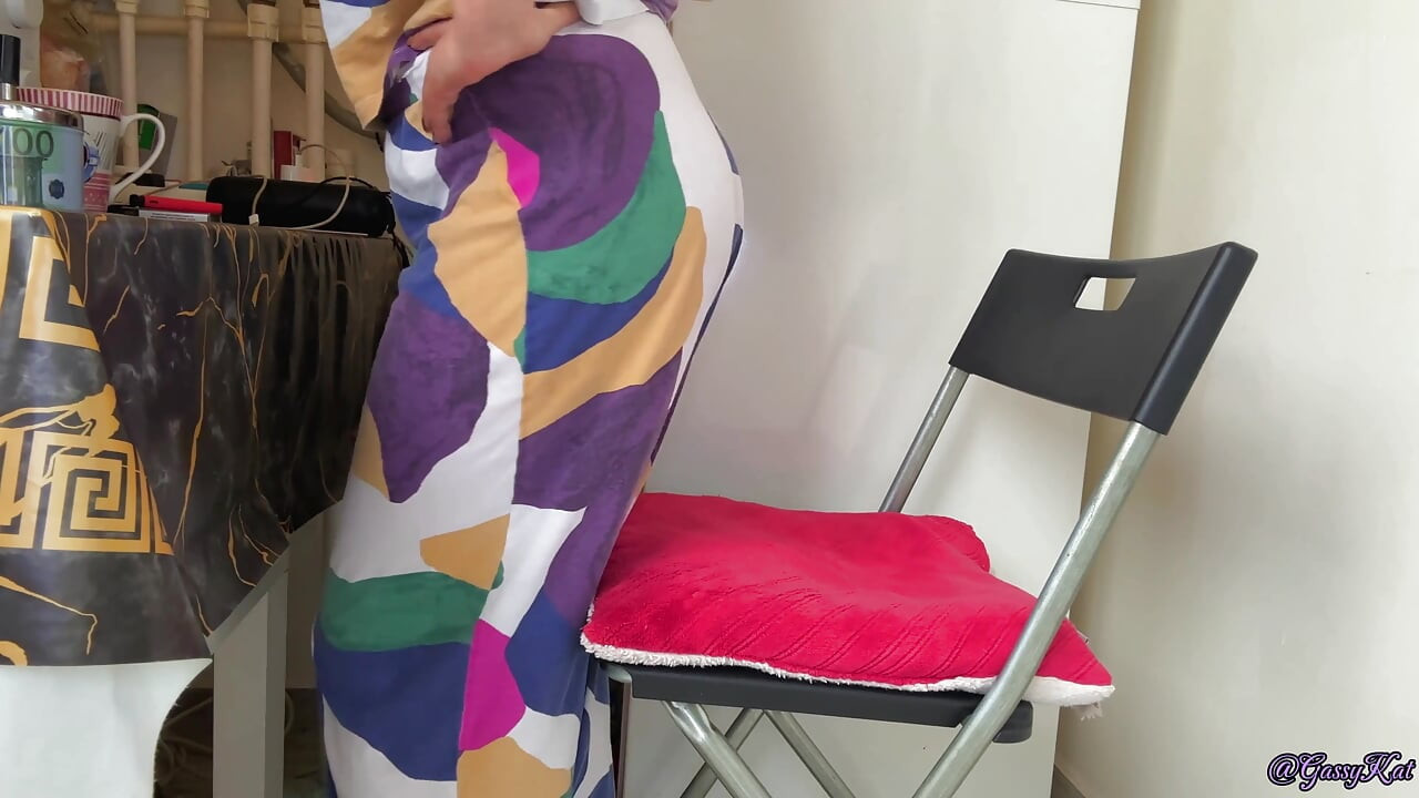Coffee & Chair Stinkers Morning Sips tehokkaalla pierubaarilla