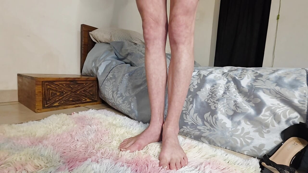 POV Male slave FOOT submissive! FEMALE FEET FOOT!