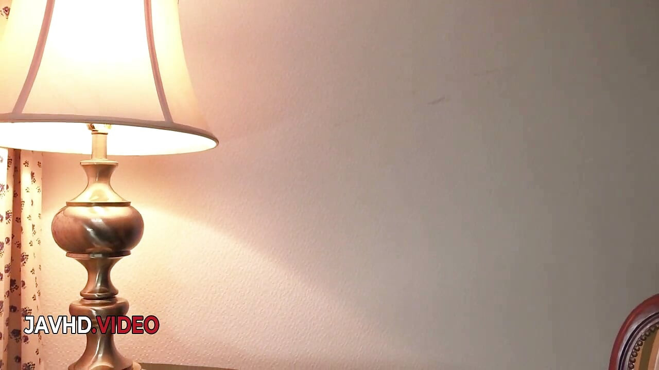 Miu Suzuha sihisee intensiivisellä kullin imemistoiminnalla kotona