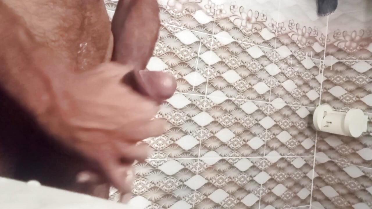 I saw my teachers boobs and i masturbate on ner face