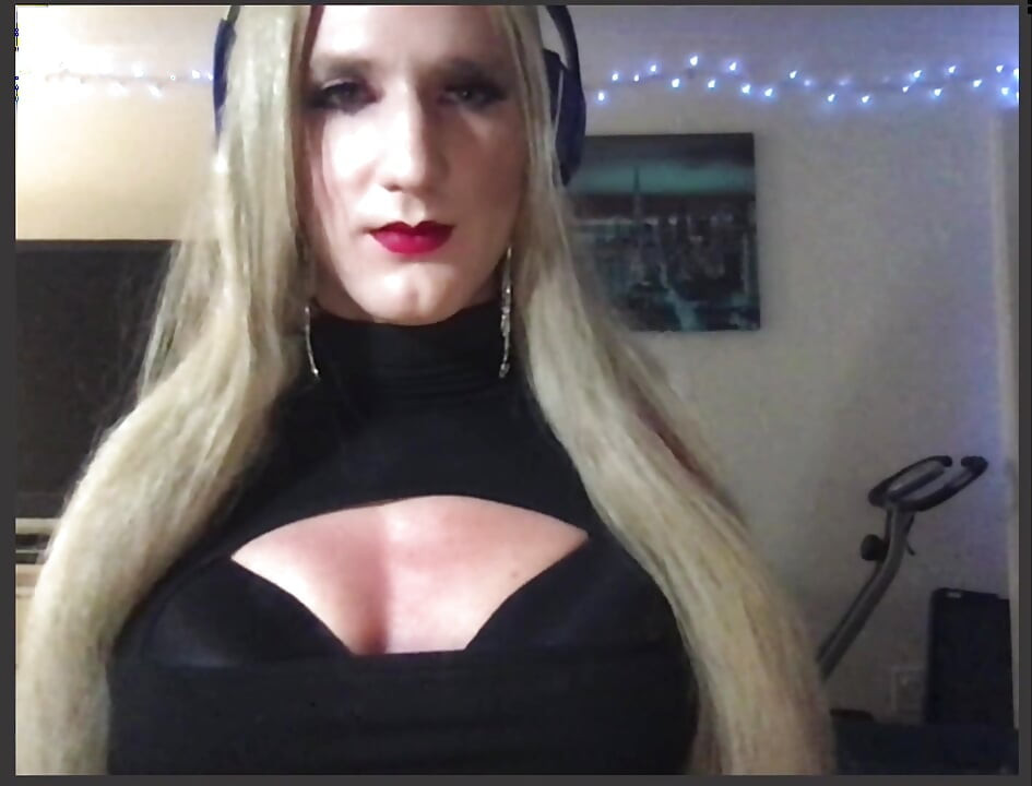Quente Tgirl camming pau e anal