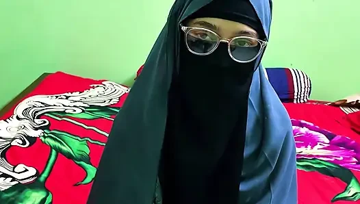 Ketika wanita seksi datang padaku meminta sumbangan