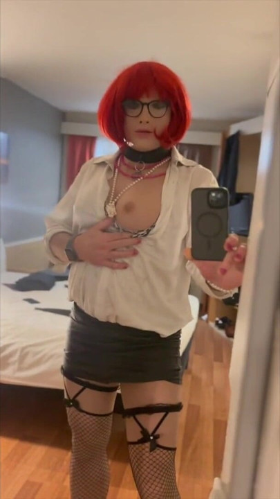 Uzbudljiv trenutak iz "Transform into a sissy crossdresser"