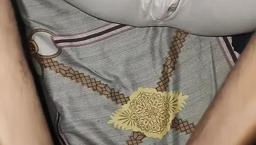 Kayınbiraderi kayınbiraderi kız kardeşini baştan çıkarıyor