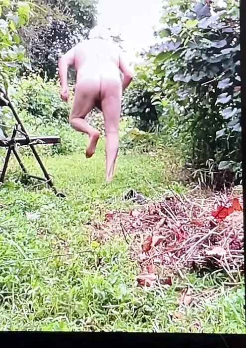 Running naked slo motion