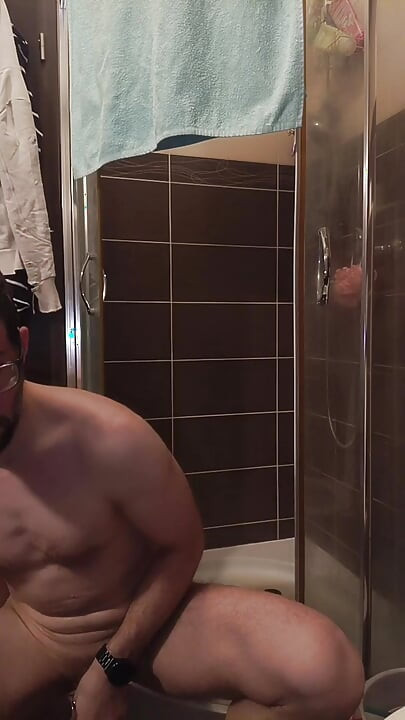 Jerking off a Cock in the Shower
